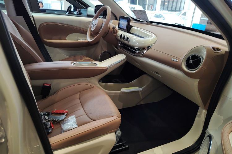 Used Wuling Bingo 2025 333 km Enjoyment Version Right Front Seat