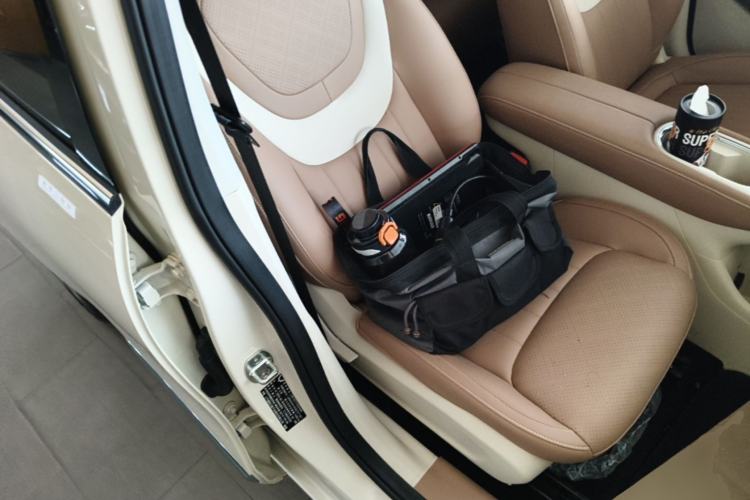 Used Wuling Bingo 2025 333 km Lingxi Connected Version Right Front Seat