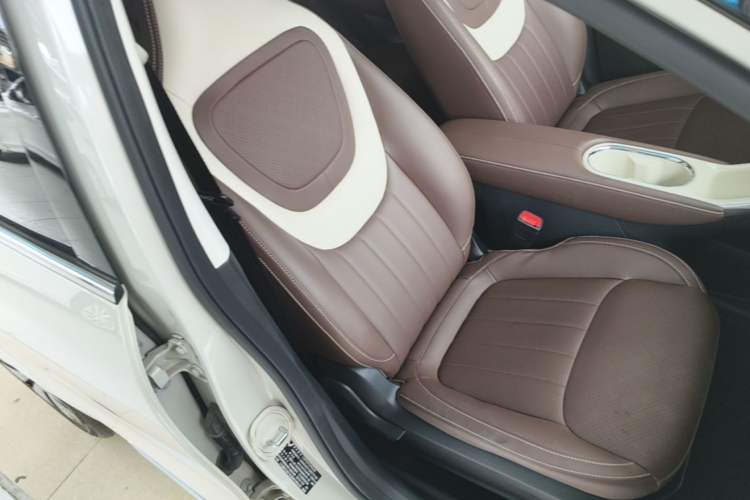 Used Wuling Bingo 2025 333 km Enjoyment Version Right Front Seat