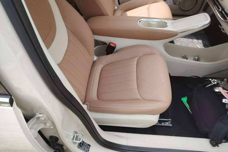 Used Wuling Bingo 2025 333 km Lingxi Connected Version Right Front Seat