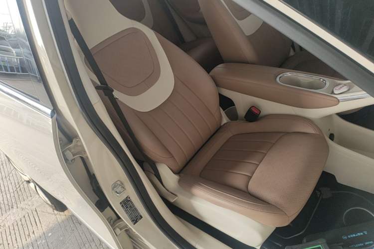 Used Wuling Bingo 2025 333 km Lingxi Connected Version Right Front Seat