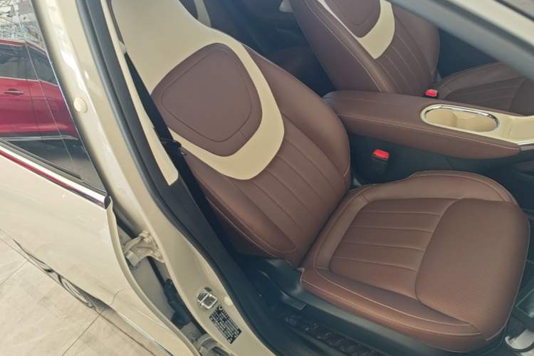 Used Wuling Bingo 2025 333 km Lingxi Connected Version Right Front Seat