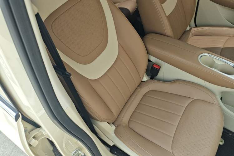 Used Wuling Bingo 2025 333 km Lingxi Connected Version Right Front Seat
