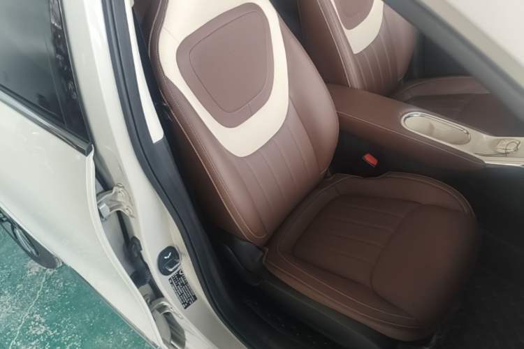Used Wuling Bingo 2025 333 km Lingxi Connected Version Right Front Seat