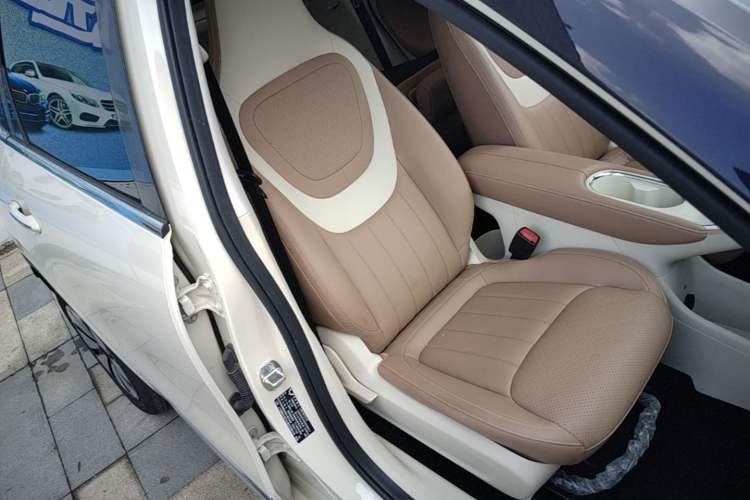 Used Wuling Bingo 2025 410 km Lingxi Deluxe Edition Right Front Seat