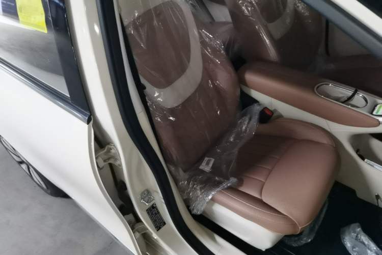 Used Wuling Bingo 2025 333 km Lingxi Connected Version Right Front Seat