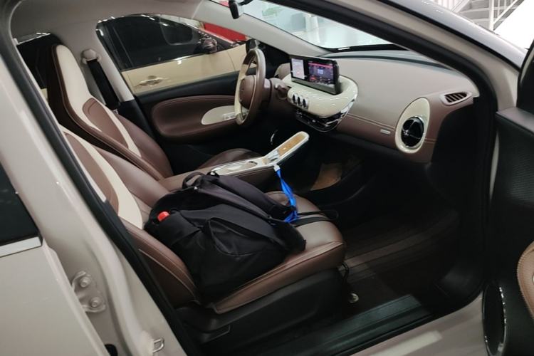 Used Wuling Bingo 2025 333 km Enjoyment Version Right Front Seat