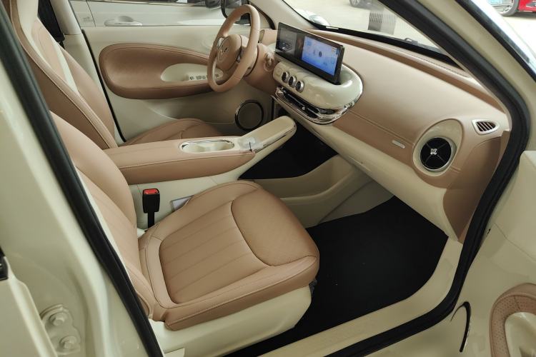 Used Wuling Bingo 2025 333 km Enjoyment Version Right Front Seat