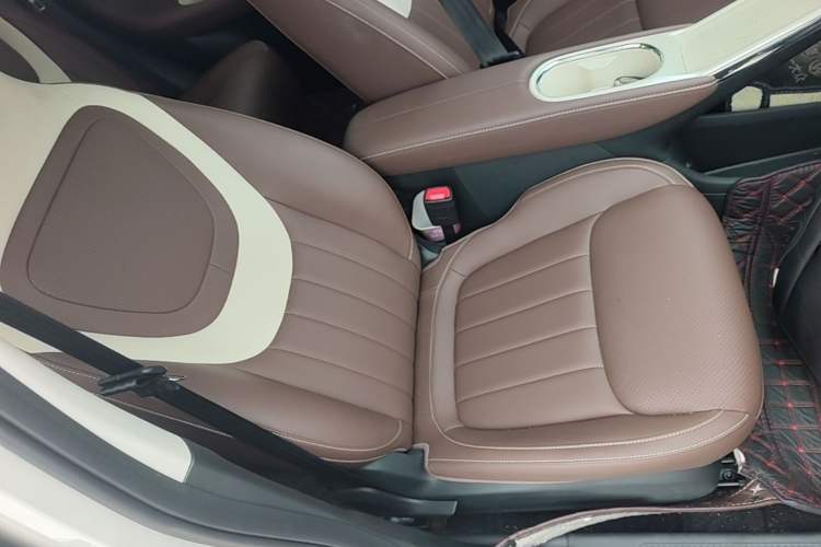 Used Wuling Bingo 2025 333 km Lingxi Connected Version Right Front Seat