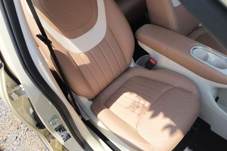 Used Wuling Bingo 2025 333 km Lingxi Connected Version Right Front Seat
