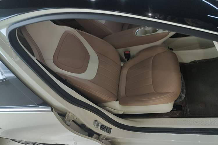Used Wuling Bingo 2025 333 km Lingxi Deluxe Edition Right Front Seat