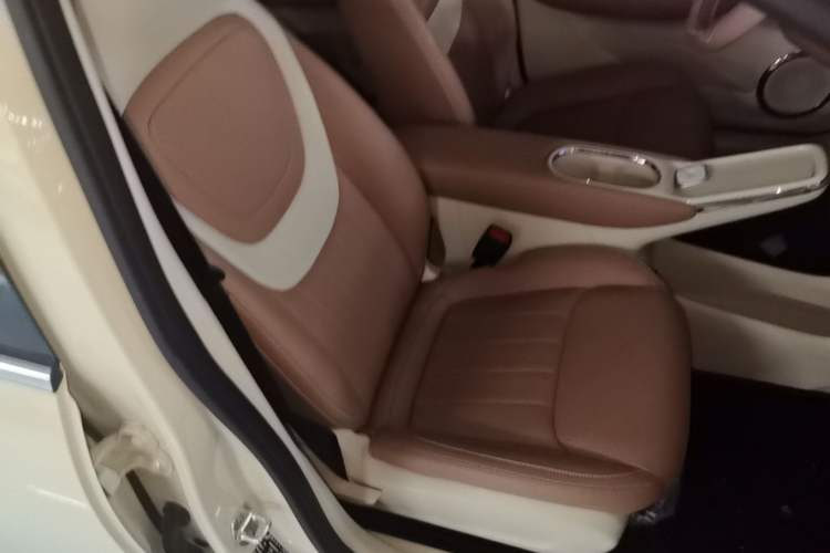 Used Wuling Bingo 2025 333 km Lingxi Connected Version Right Front Seat
