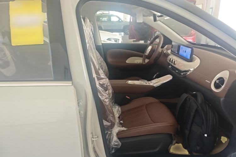 Used Wuling Bingo 2025 333 km Enjoyment Version Right Front Seat