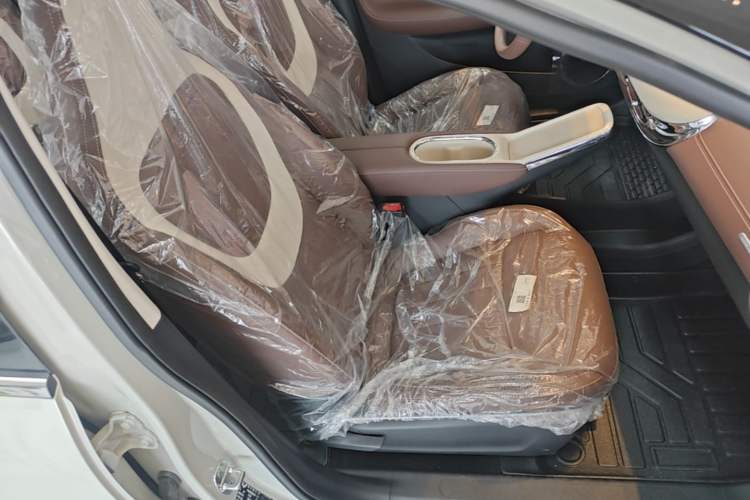 Used Wuling Bingo 2025 333 km Enjoyment Version Right Front Seat