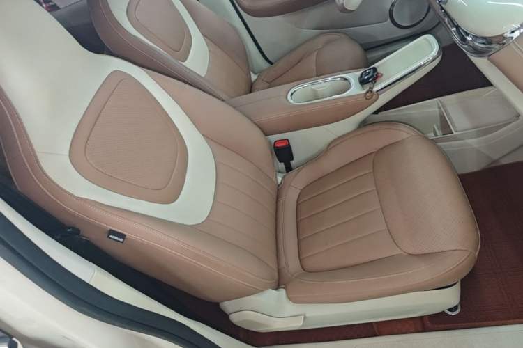 Used Wuling Bingo 2025 333 km Lingxi Connected Version Right Front Seat