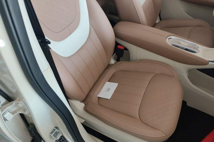 Used Wuling Bingo 2025 333 km Enjoyment Version Right Front Seat