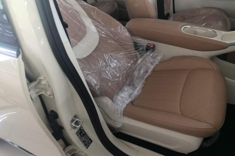 Used Wuling Bingo 2025 333 km Enjoyment Version Right Front Seat