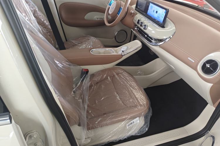 Used Wuling Bingo 2025 333 km Enjoyment Version Right Front Seat