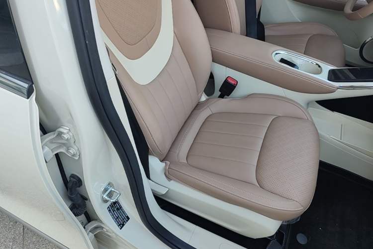 Used Wuling Bingo 2025 333 km Lingxi Deluxe Edition Right Front Seat