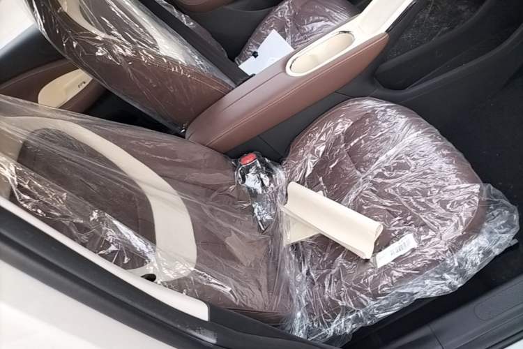 Used Wuling Bingo 2025 333 km Enjoyment Version Right Front Seat