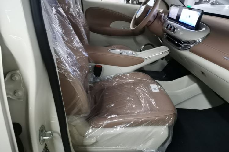 Used Wuling Bingo 2025 333 km Enjoyment Version Right Front Seat