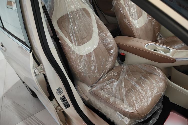 Used Wuling Bingo 2025 333 km Enjoyment Version Right Front Seat
