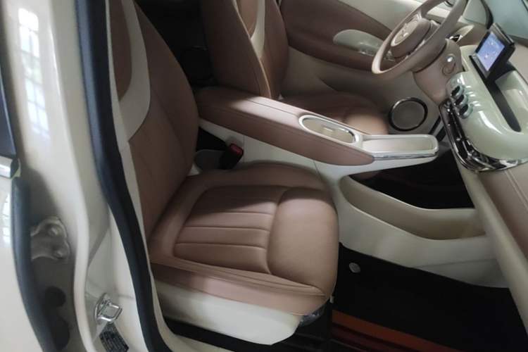 Used Wuling Bingo 2025 333 km Enjoyment Version Right Front Seat
