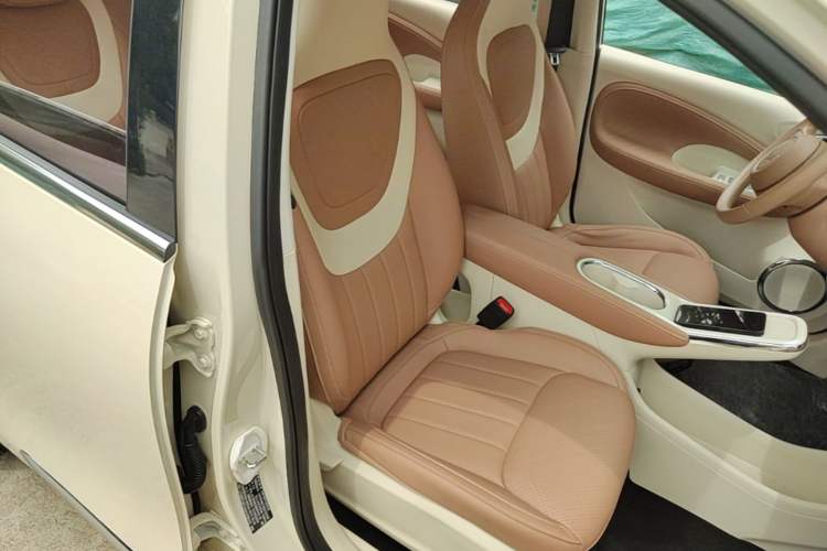 Used Wuling Bingo 2025 333 km Lingxi Connected Version Right Front Seat