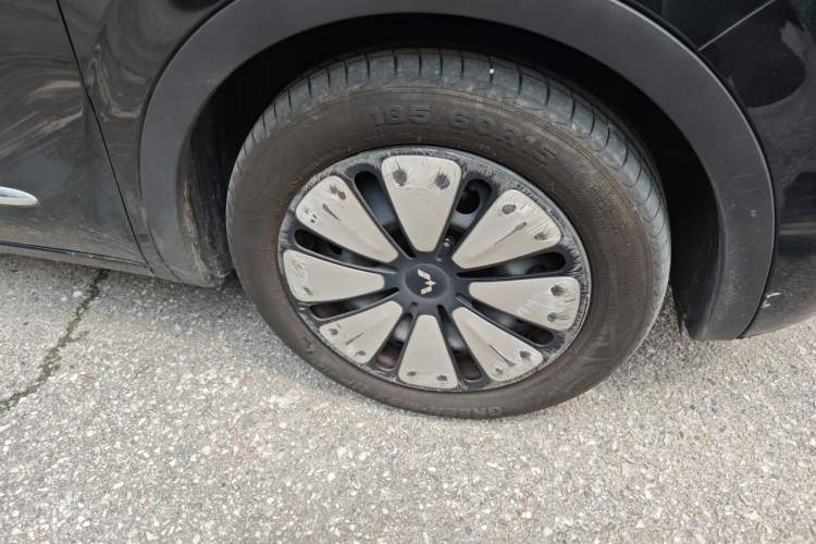 Used Wuling Bingo 2025 333 km Lingxi Connected Version Right Front Wheel Hub
