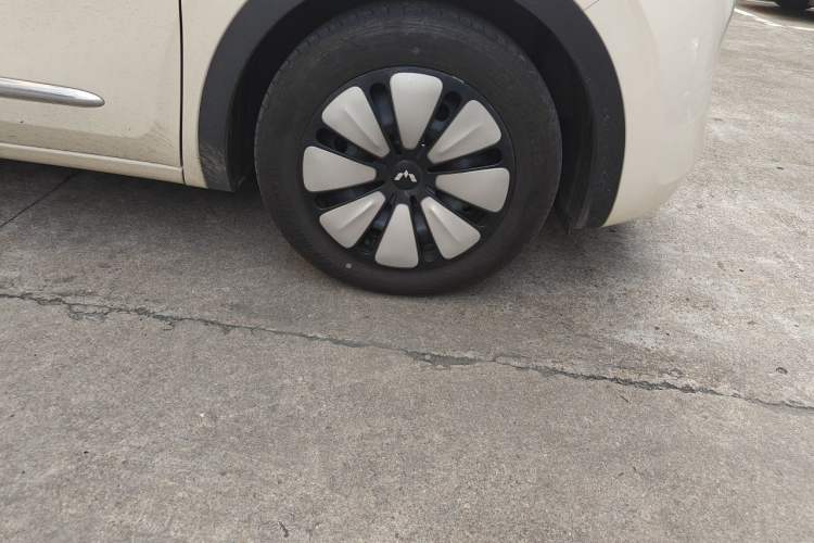 Used Wuling Bingo 2025 333 km Lingxi Connected Version Right Front Wheel Hub