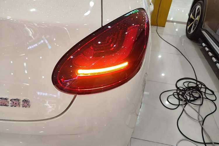 Used Wuling Bingo 2025 333 km Lingxi Connected Version Right Rear Taillight