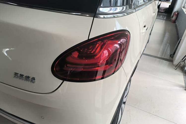 Used Wuling Bingo 2025 333 km Lingxi Connected Version Right Rear Taillight