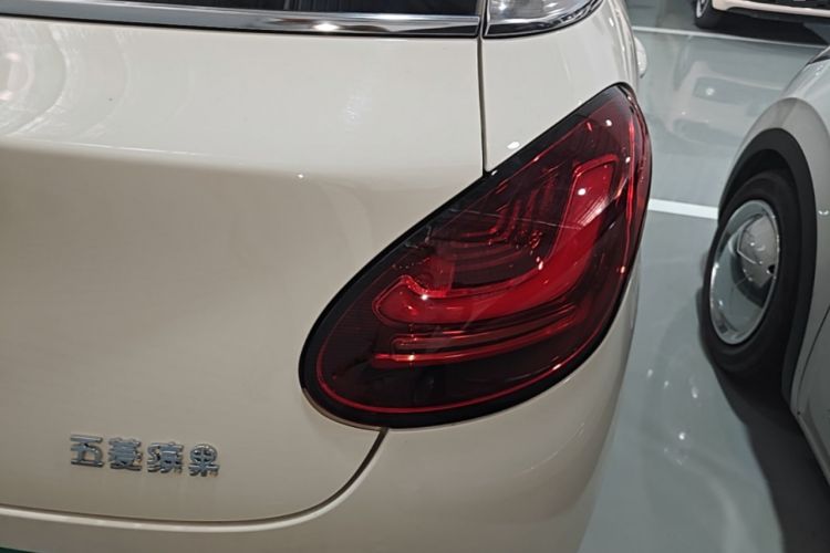 Used Wuling Bingo 2025 333 km Lingxi Connected Version Right Rear Taillight