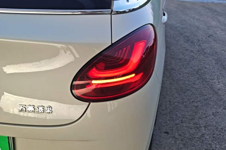 Used Wuling Bingo 2025 333 km Lingxi Connected Version Right Rear Taillight