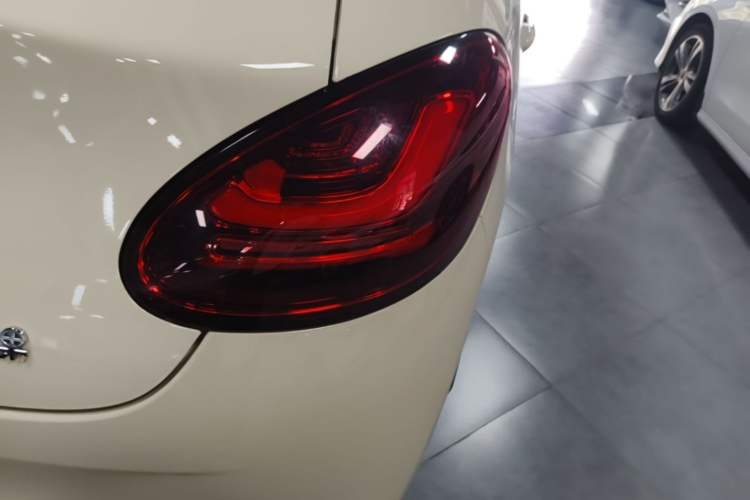 Used Wuling Bingo 2025 333 km Lingxi Deluxe Edition Right Rear Taillight