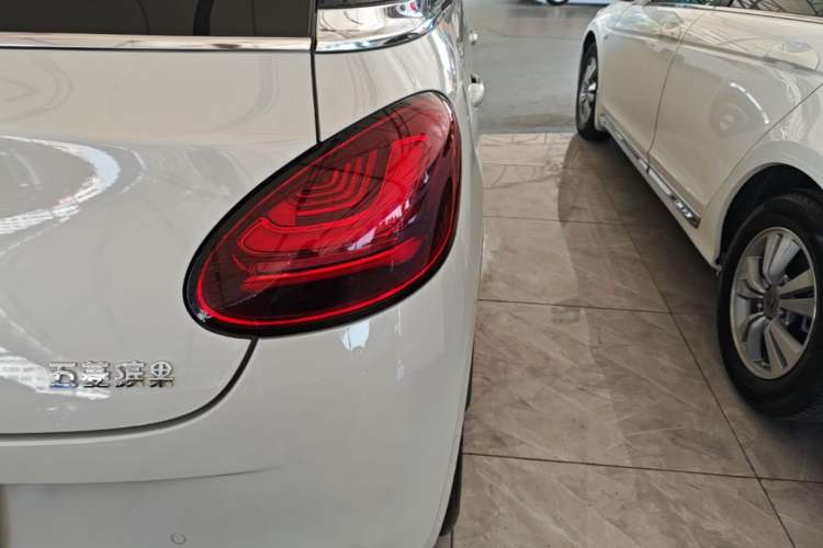 Used Wuling Bingo 2025 333 km Lingxi Connected Version Right Rear Taillight