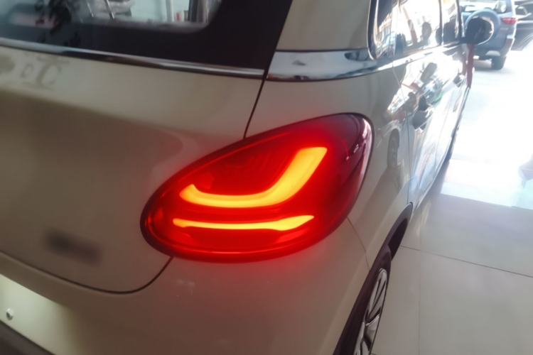 Used Wuling Bingo 2025 333 km Lingxi Connected Version Right Rear Taillight