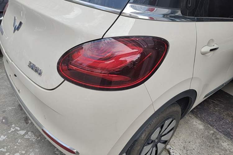 Used Wuling Bingo 2025 333 km Lingxi Connected Version Right Rear Taillight