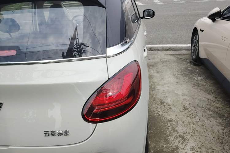 Used Wuling Bingo 2025 333 km Lingxi Connected Version Right Rear Taillight