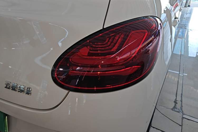 Used Wuling Bingo 2025 410 km Lingxi Deluxe Edition Right Rear Taillight