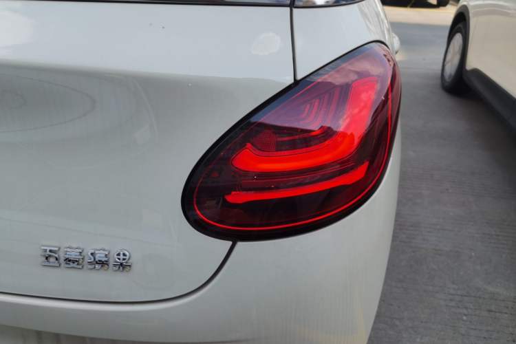 Used Wuling Bingo 2025 333 km Lingxi Connected Version Right Rear Taillight