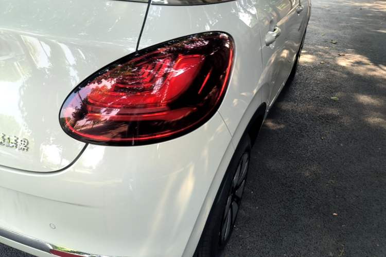 Used Wuling Bingo 2025 333 km Lingxi Connected Version Right Rear Taillight