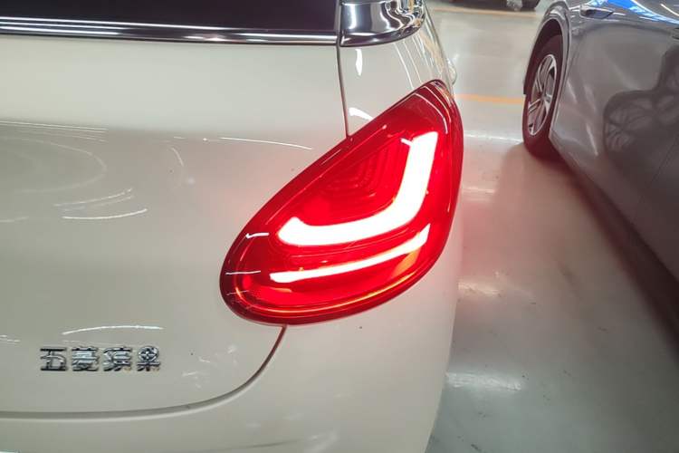 Used Wuling Bingo 2025 410 km Lingxi Deluxe Edition Right Rear Taillight