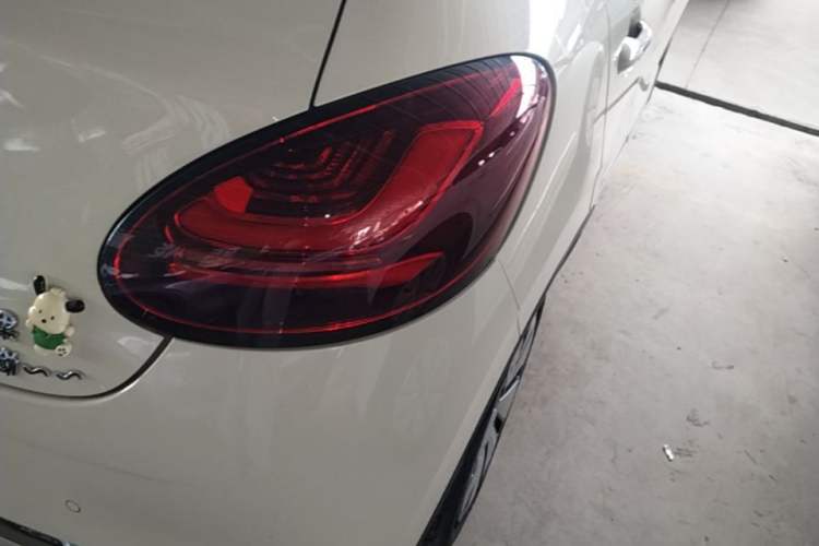 Used Wuling Bingo 2025 333 km Lingxi Connected Version Right Rear Taillight