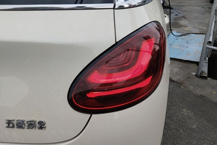 Used Wuling Bingo 2025 333 km Lingxi Connected Version Right Rear Taillight
