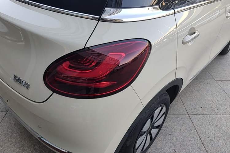 Used Wuling Bingo 2025 333 km Lingxi Deluxe Edition Right Rear Taillight