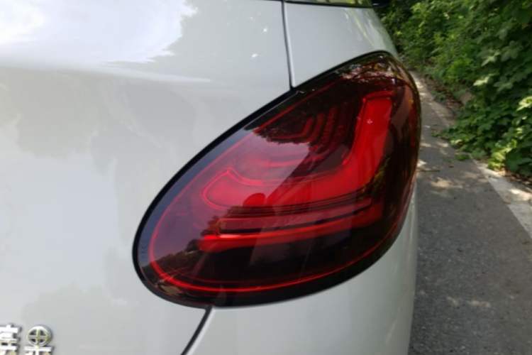 Used Wuling Bingo 2025 333 km Lingxi Connected Version Right Rear Taillight