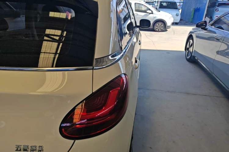 Used Wuling Bingo 2025 333 km Lingxi Connected Version Right Rear Taillight