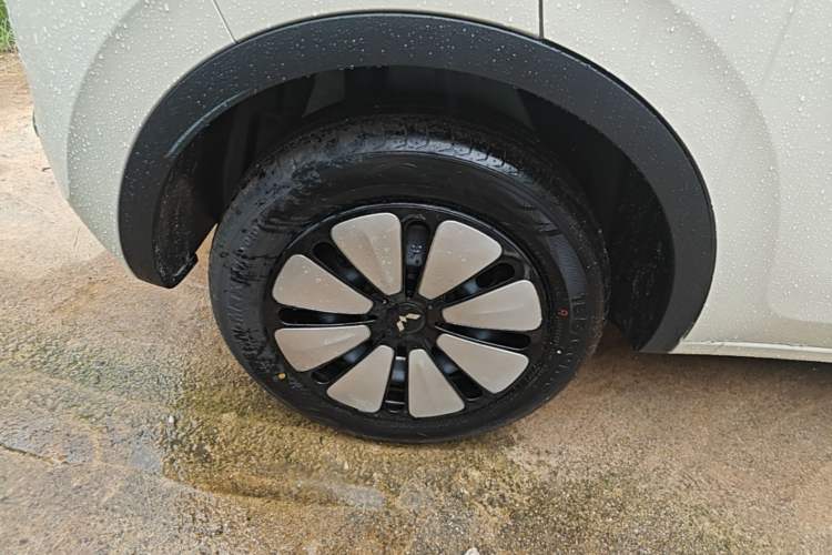 Used Wuling Bingo 2025 333 km Enjoyment Version Right Rear Wheel Hub