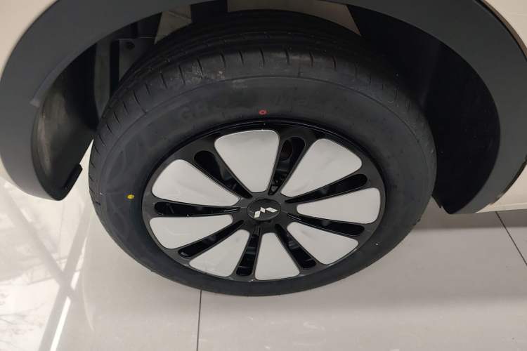 Used Wuling Bingo 2025 333 km Enjoyment Version Right Rear Wheel Hub